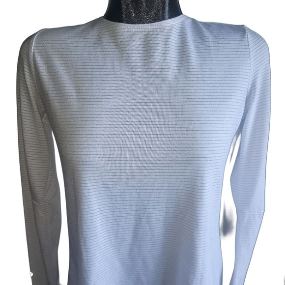 Levelwear Verve Hannah White Top with Open Knot Back S - Picture 2 of 7